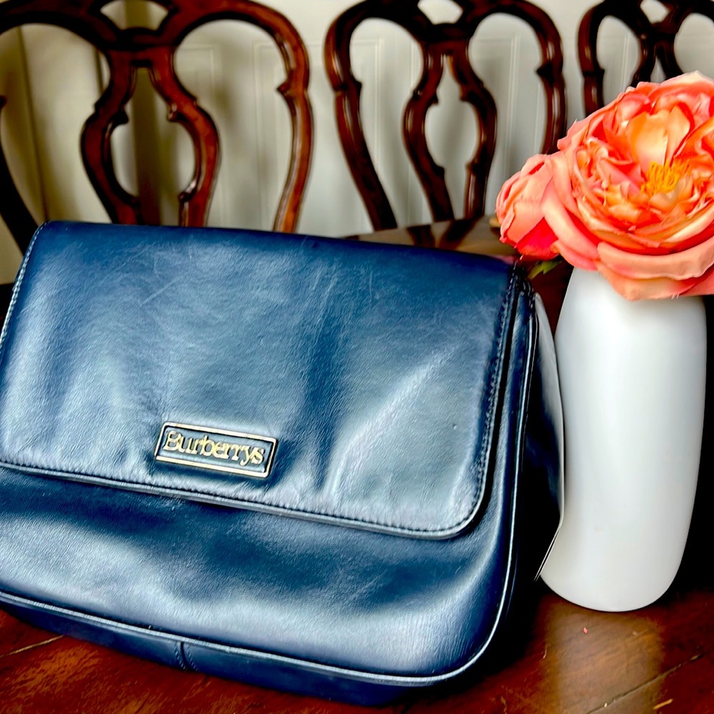 Burberry’s Vintage Leather Purse
